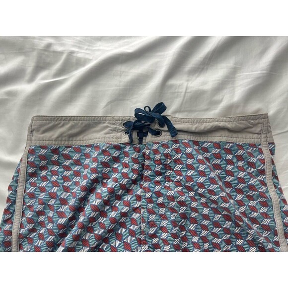 Patagonia Men's Stretch Wavefarer Boardshorts Batik Hex Multi Blue Beach 30 - Picture 2 of 6